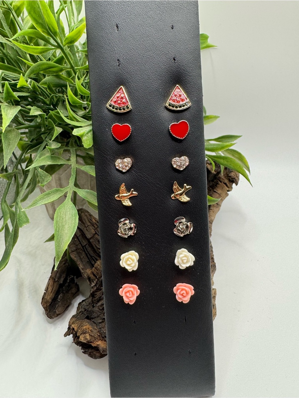 Pierced earring bundle, seven petite pairs, EUC.